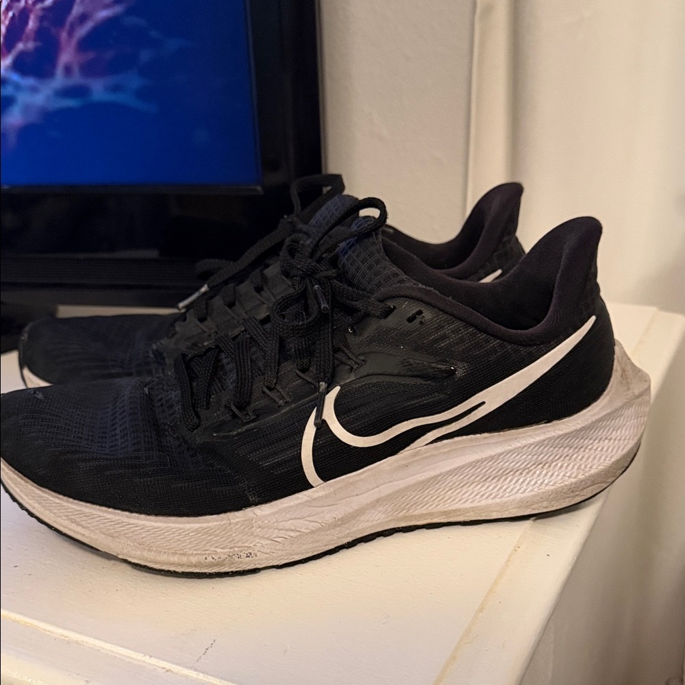 Nike Black and White Athletic Shoes